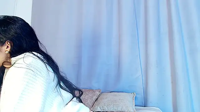 adara johnson   online show from 11/05/25, 11:43