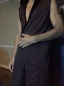 Snapshot of yosparky chatting on 09/09/25, 04:56 yosparky online show from 09/09/25, 04:56