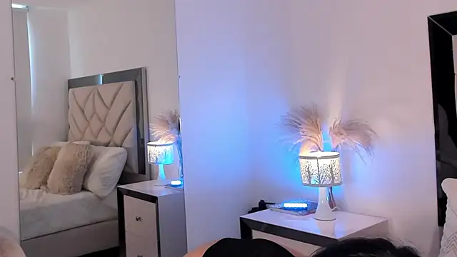 alexa tobar online show from 12/04/25, 06:38