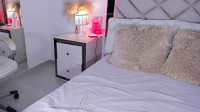 Snapshot of alexa_tobar chatting on 03/27/26, 08:08 alexa tobar online show from 03/27/26, 08:08