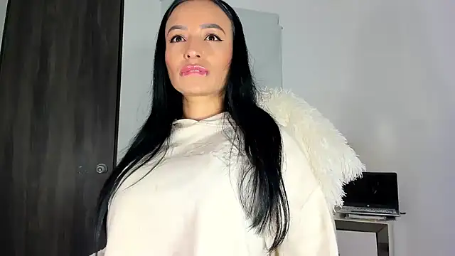 Snapshot of alexa_tobar chatting on 07/20/26, 11:29 alexa tobar online show from 07/20/26, 11:29