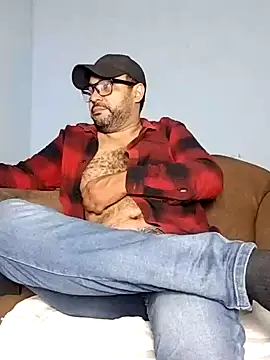 Snapshot of friendsloversex chatting on 02/09/25, 02:28 friendsloversex online show from 02/09/25, 02:28