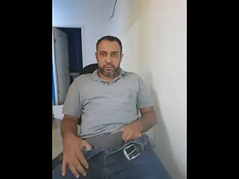 Snapshot of friendsloversex chatting on 10/24/25, 07:43 friendsloversex online show from 10/24/25, 07:43