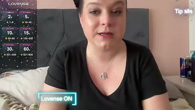 NaughtyWifeUK online show from 12/14/24, 02:31