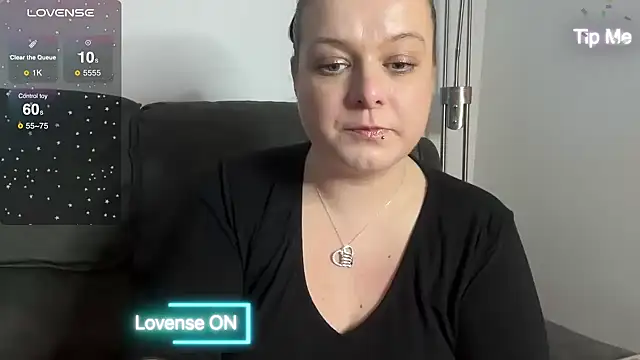 NaughtyWifeUK online show from 12/21/24, 08:43