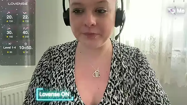 NaughtyWifeUK online show from 01/07/25, 01:24