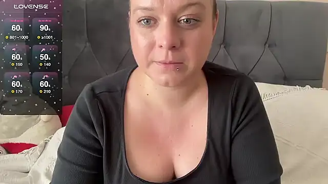 NaughtyWifeUK online show from 04/07/26, 12:16