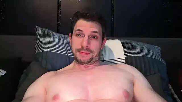 Snapshot of dreamwallker21 chatting on 12/20/25, 02:07 dreamwallker21 online show from 12/20/25, 02:07