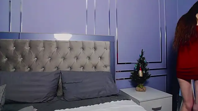 Snapshot of AngelinaWett chatting on 12/18/25, 07:25 AngelinaWett online show from 12/18/25, 07:25
