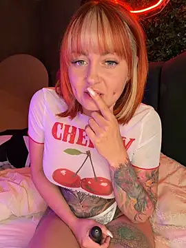 Snapshot of ObviouslyPeachy chatting on 04/07/26, 07:58 ObviouslyPeachy online show from 04/07/26, 07:58