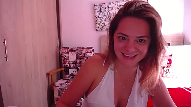 Snapshot of ParisW chatting on 12/20/24, 04:36 ParisW online show from 12/20/24, 04:36
