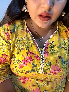 Ayesha mahi online show from 10/25/25, 09:06