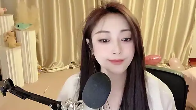 Daisy-77 online show from 02/04/25, 08:59