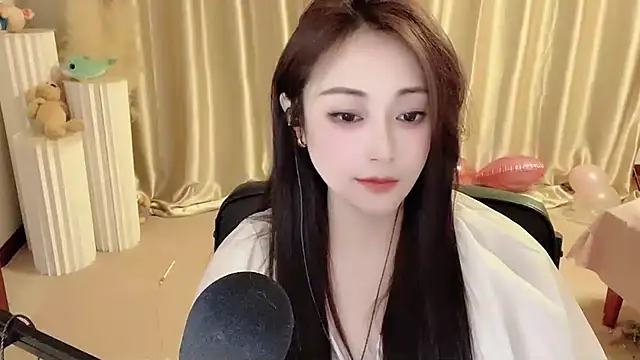 Daisy-77 online show from 02/05/25, 12:10