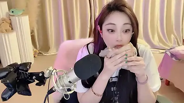 Daisy-77 online show from 03/05/25, 09:04