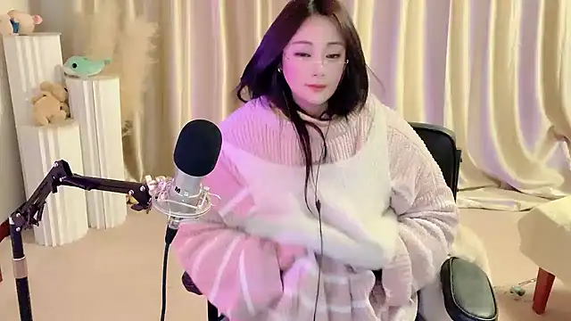 Daisy-77 online show from 03/10/25, 09:18