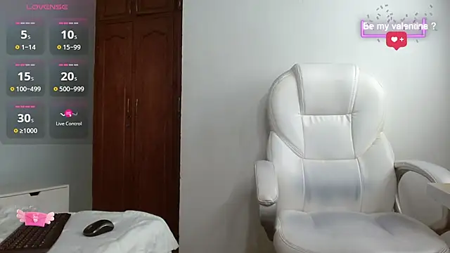 cintia hills online show from 03/04/25, 04:17