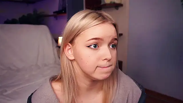 ZaraCreedon online show from 01/12/25, 02:14