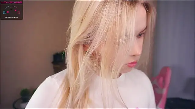 ZaraCreedon online show from 03/19/25, 07:17