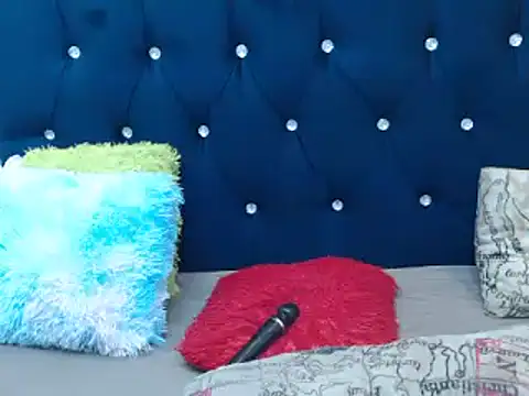 Snapshot of roseendoo1 chatting on 03/01/25, 10:24 roseendoo1 online show from 03/01/25, 10:24