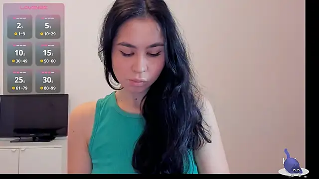 Snapshot of Mile_Madeline chatting on 12/17/24, 10:12 Mile Madeline online show from 12/17/24, 10:12