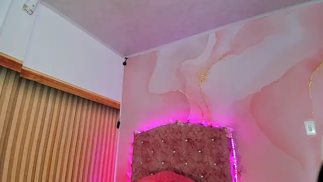 Snapshot of Daisy__rose chatting on 09/09/25, 02:55 Daisy rose online show from 09/09/25, 02:55