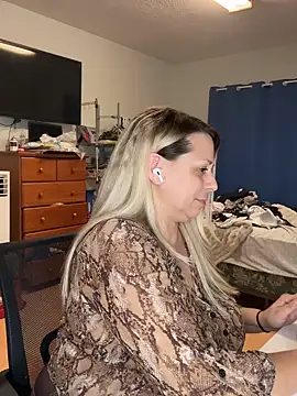 Hotslut187 online show from 01/15/26, 04:06