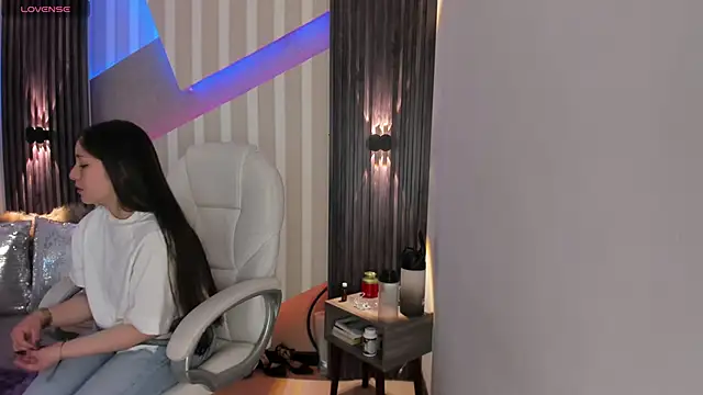 emily layton online show from 02/01/25, 03:39