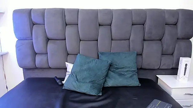 Alison Chan  online show from 02/21/25, 04:26