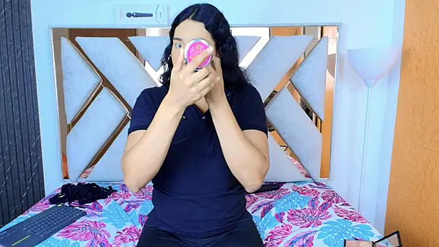 Alison Chan  online show from 10/23/25, 03:00