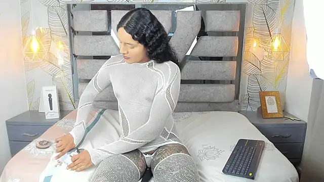 Alison Chan  online show from 03/11/26, 04:24