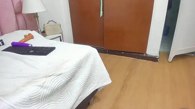 Snapshot of melody_brunnet chatting on 03/21/25, 06:29 melody brunnet online show from 03/21/25, 06:29