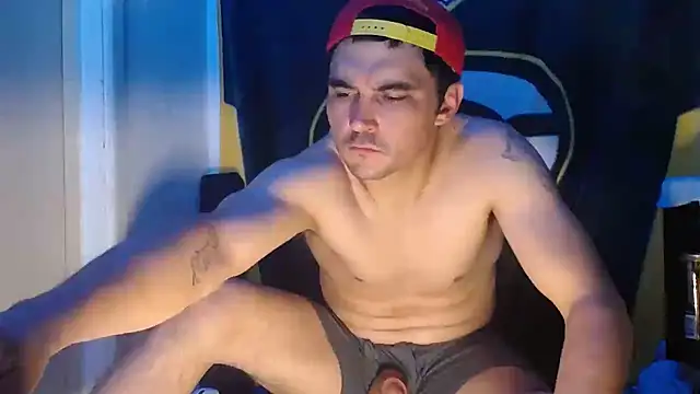 Snapshot of Apeezy14 chatting on 01/07/25, 10:01 Apeezy14 online show from 01/07/25, 10:01