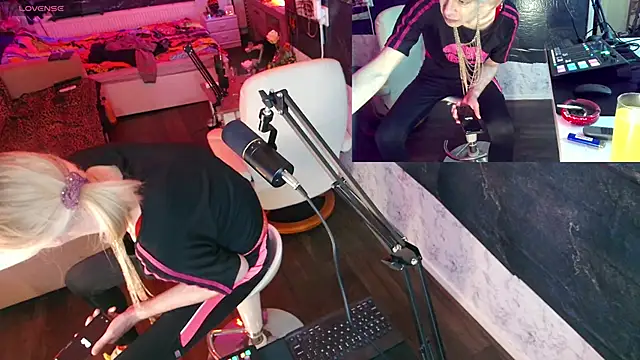 Doggyray44 online show from 12/21/24, 04:25