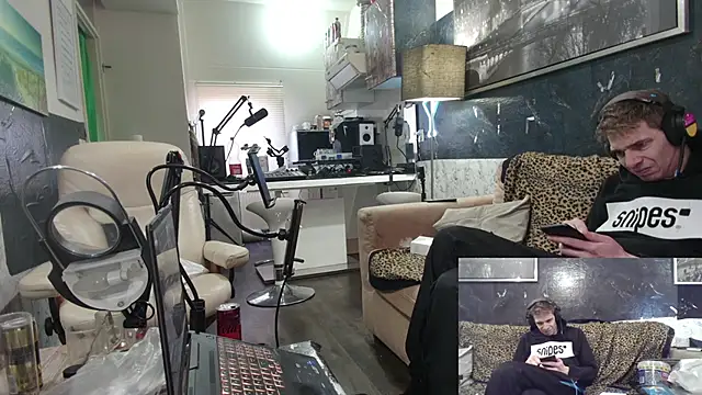 Doggyray44 online show from 02/06/25, 02:37