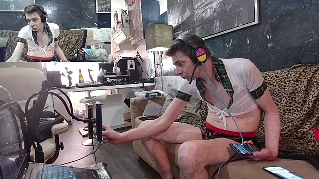 Doggyray44 online show from 02/19/25, 10:12