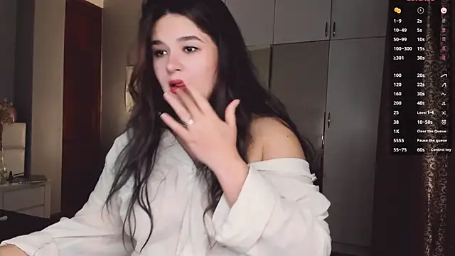 July Slowdive online show from 11/13/25, 06:23