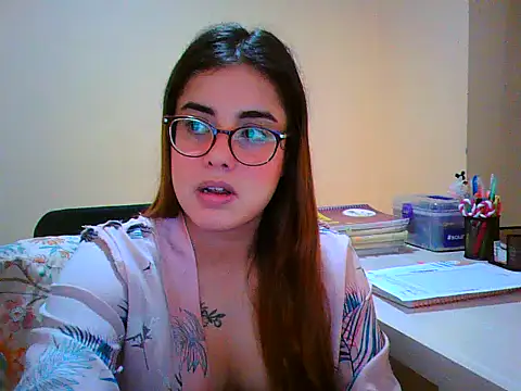 Snapshot of maliamiller chatting on 11/02/25, 06:27 maliamiller online show from 11/02/25, 06:27