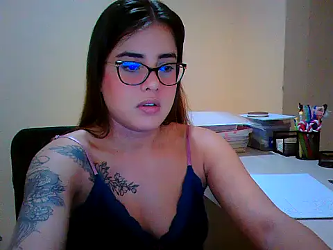 maliamiller online show from 03/25/26, 09:37