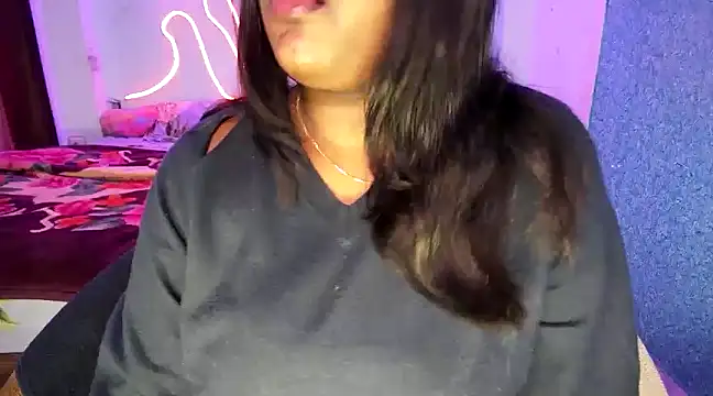 Snapshot of expression_queen chatting on 12/16/24, 06:05 expression queen online show from 12/16/24, 06:05