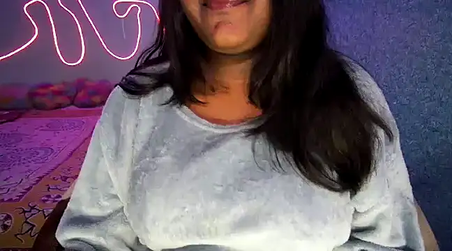 Snapshot of expression_queen chatting on 01/27/25, 04:01 expression queen online show from 01/27/25, 04:01