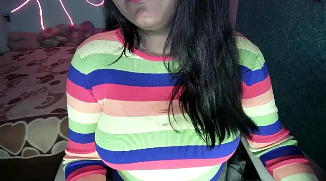 Snapshot of expression_queen chatting on 02/18/25, 06:04 expression queen online show from 02/18/25, 06:04