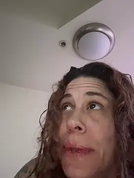 Snapshot of SunnyRays69 chatting on 03/02/26, 06:58 SunnyRays69 online show from 03/02/26, 06:58