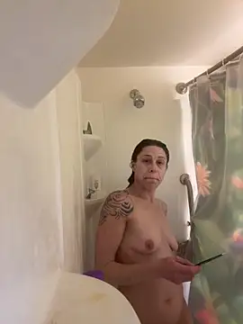 Snapshot of SunnyRays69 chatting on 03/06/26, 08:27 SunnyRays69 online show from 03/06/26, 08:27