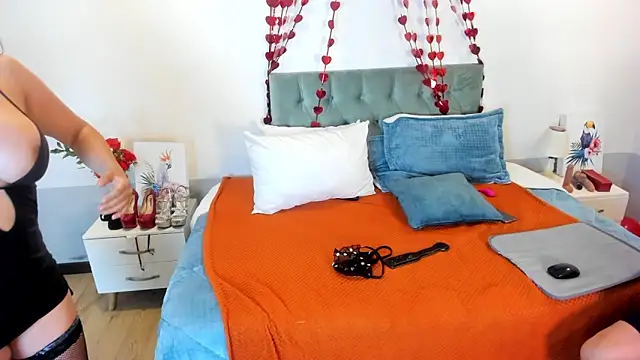 Sam and molly  online show from 02/15/25, 10:42