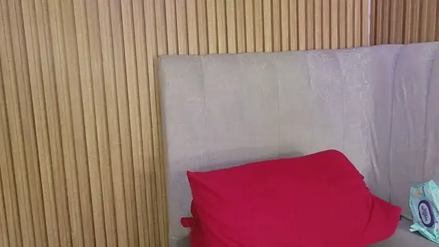 Snapshot of celeste_jhons chatting on 04/17/26, 10:24 celeste jhons online show from 04/17/26, 10:24