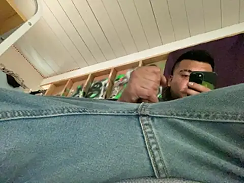 Snapshot of KeptupHack chatting on 04/21/26, 02:56 KeptupHack online show from 04/21/26, 02:56