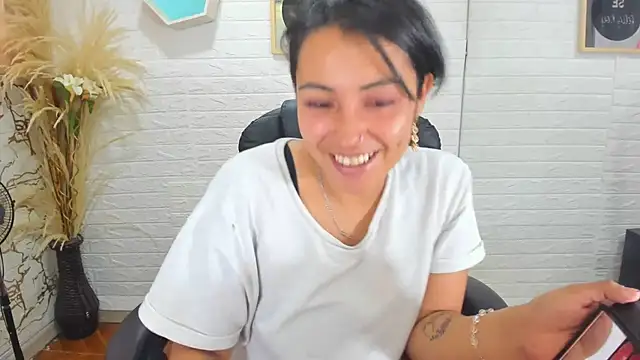 Snapshot of Aisha_09 chatting on 02/23/25, 01:53 Aisha 09 online show from 02/23/25, 01:53