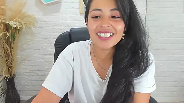 Snapshot of Aisha_09 chatting on 02/23/25, 08:22 Aisha 09 online show from 02/23/25, 08:22