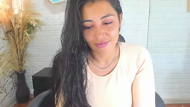 Snapshot of Aisha_09 chatting on 03/04/25, 02:21 Aisha 09 online show from 03/04/25, 02:21